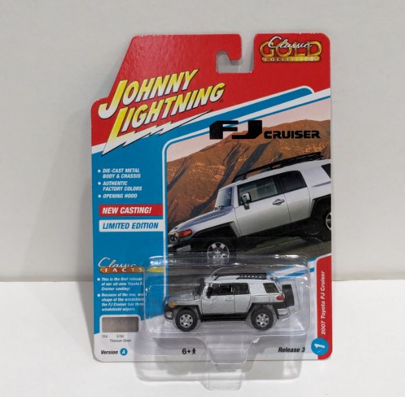 2022 Johnny Lightning 2007 Toyota FJ Cruiser