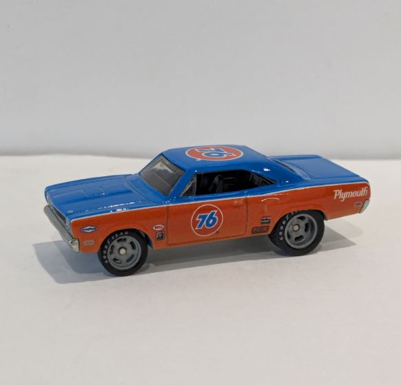 Loose - Hot Wheels Premium Plymouth Road Runner